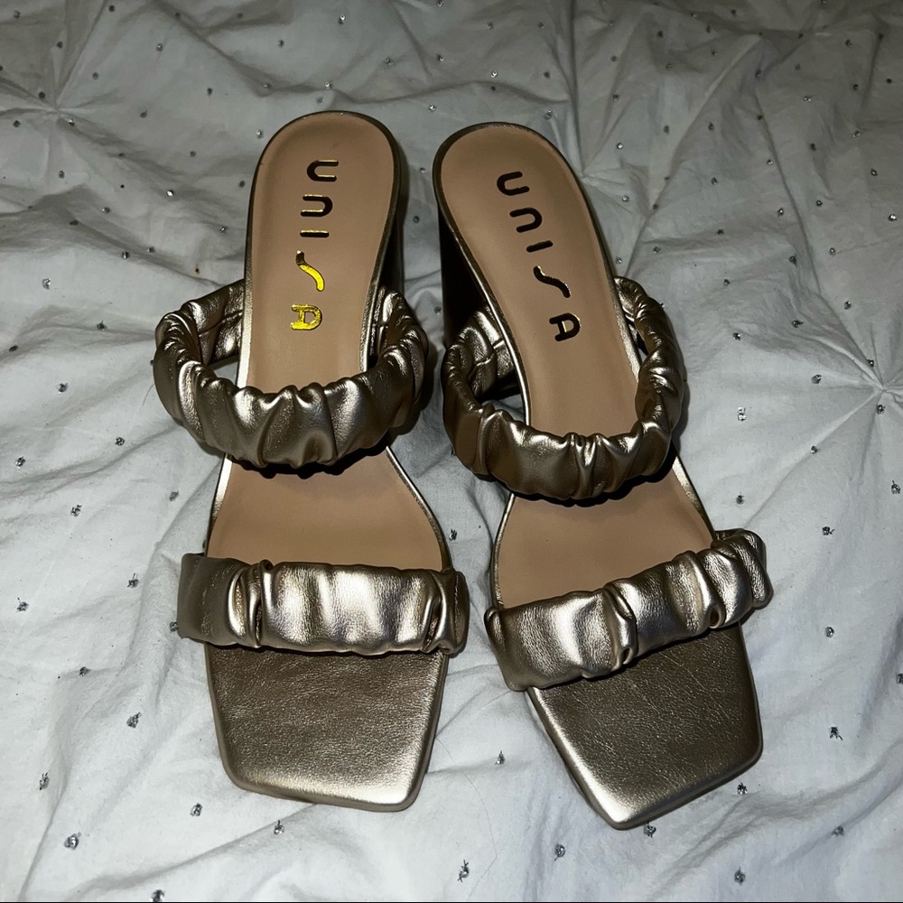 Paily Heels in Gold Unisa